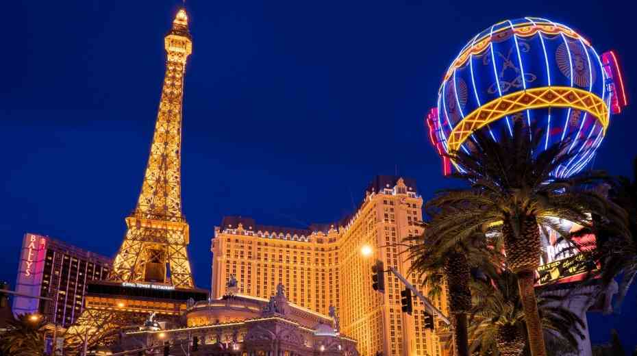 Eiffel tower paris hotel las vegas