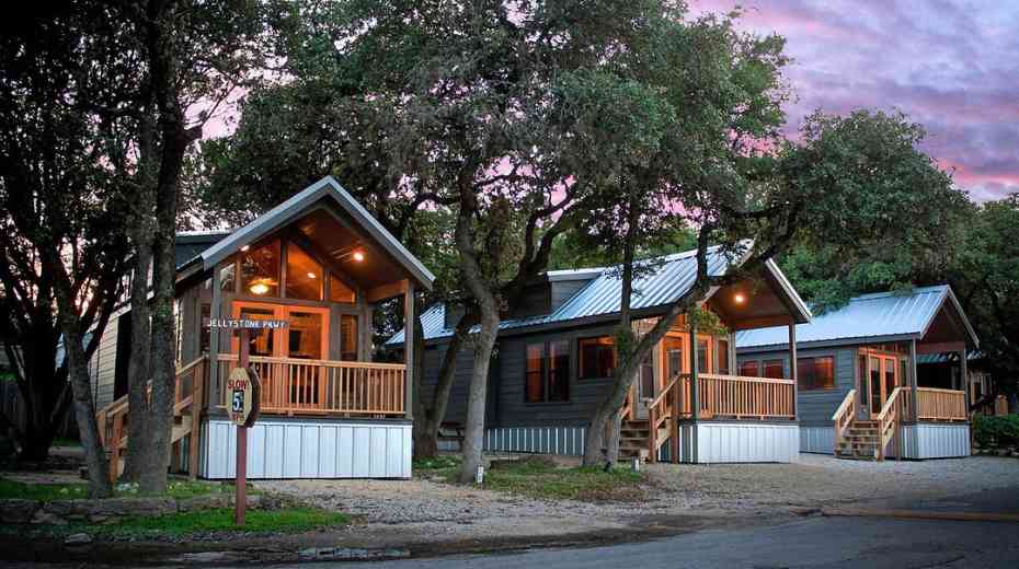 Best Sites for Family Glamping in Texas