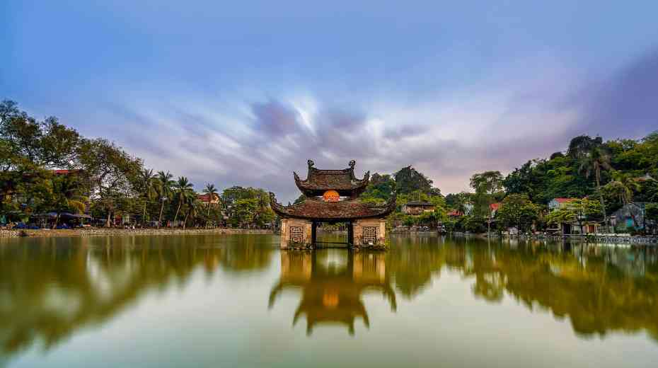 A Cultural Immersion in Vietnam: Experiencing Traditions and Local Life