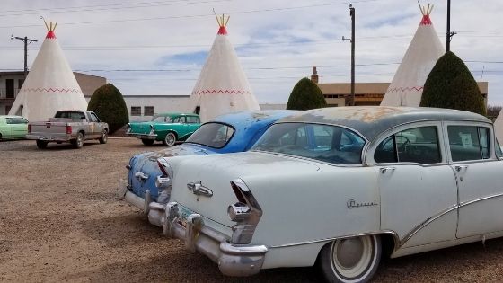 Classic cars at Wigwam Motel Route 66