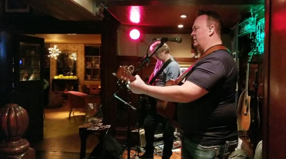 Live Irish Music at Ri Ra