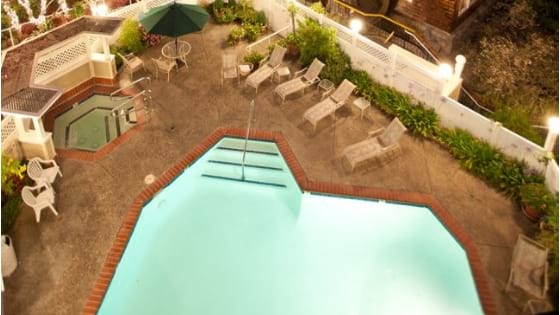 pool-apple-farm-inn