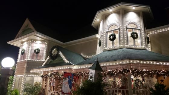 Gift-shop-apple-farm-inn-christmas