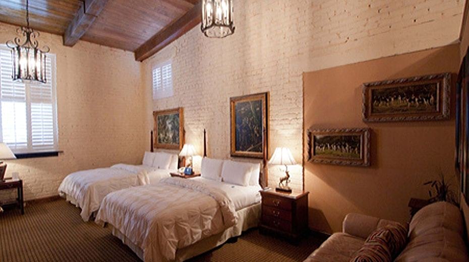 Inside room at Ansonborough Inn Charleston with Kids
