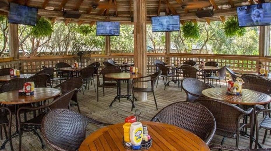family friendly Savannah restaurant Molly McGuires 