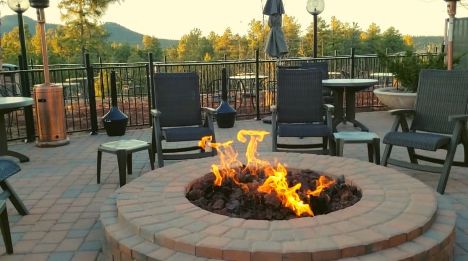 Fire pit at BW Plus Inn of Williams