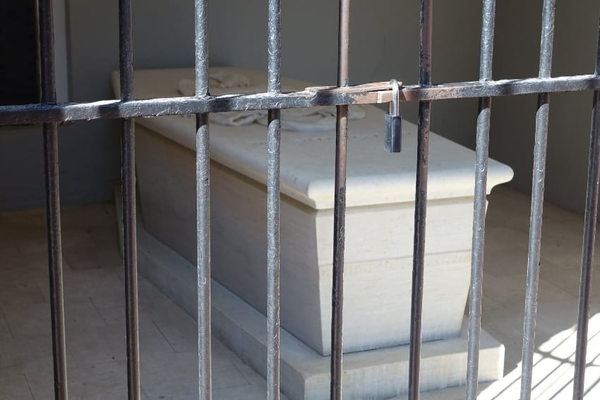 Marble tomb of George Washington