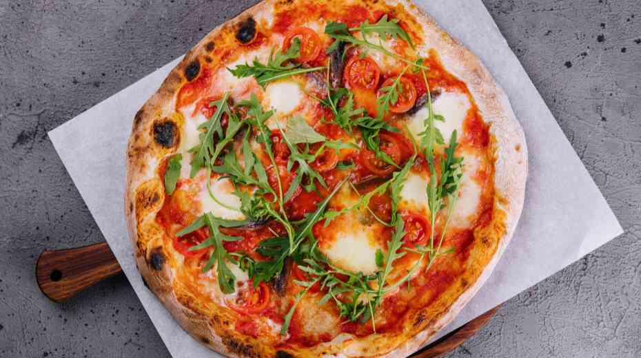 Tuttorosso Pizzeria family restaurant in St. Pete Beach